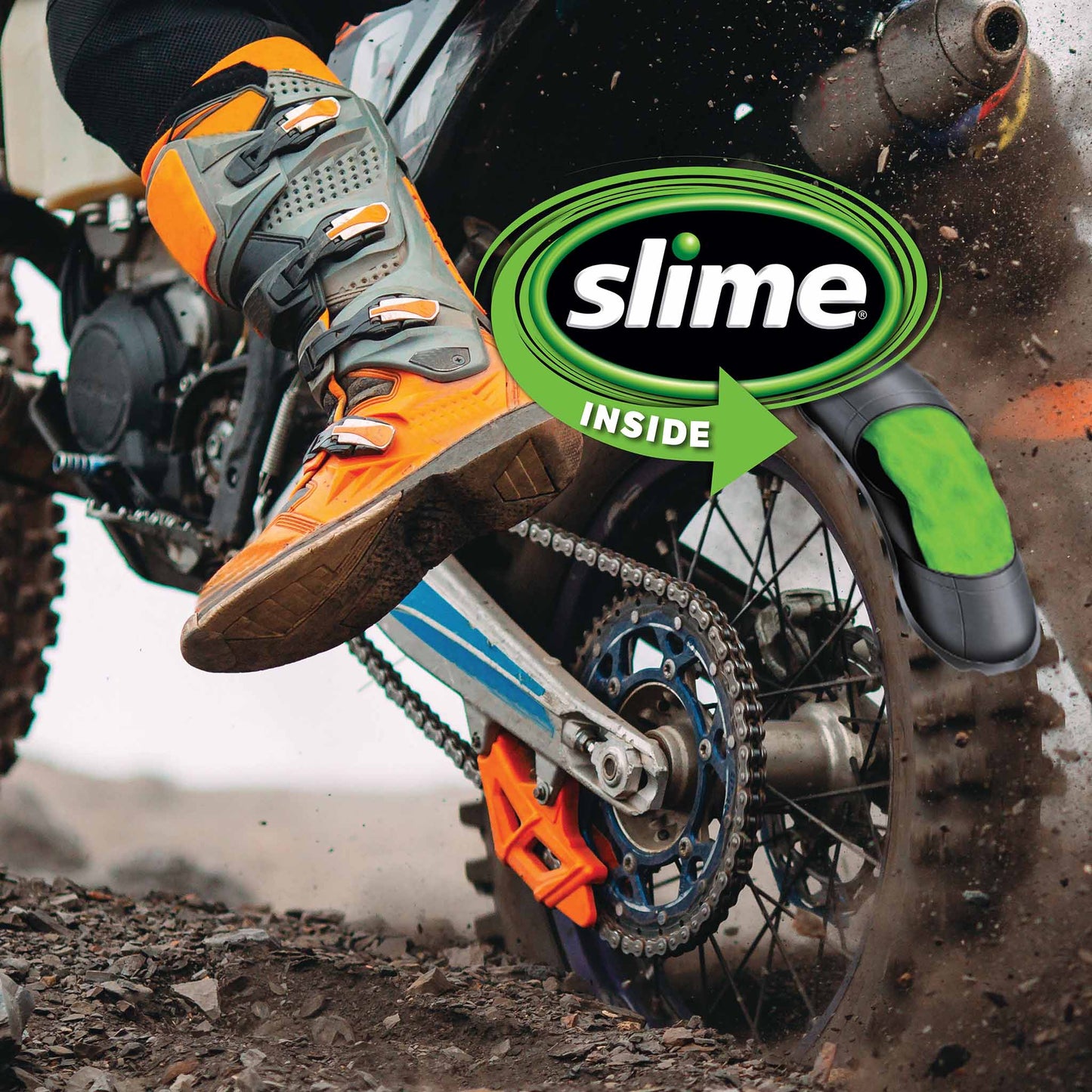 Crossmotor band met anti-lek vloeistof van Slime